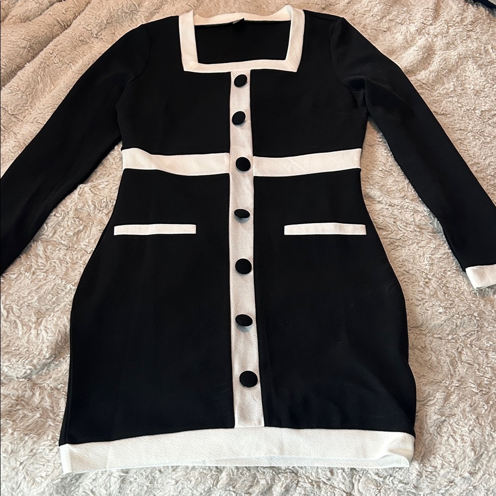 Black and White Button-Up Dress - Picture 2 of 10